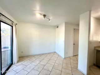 Photo #6: 6886647 Listing 