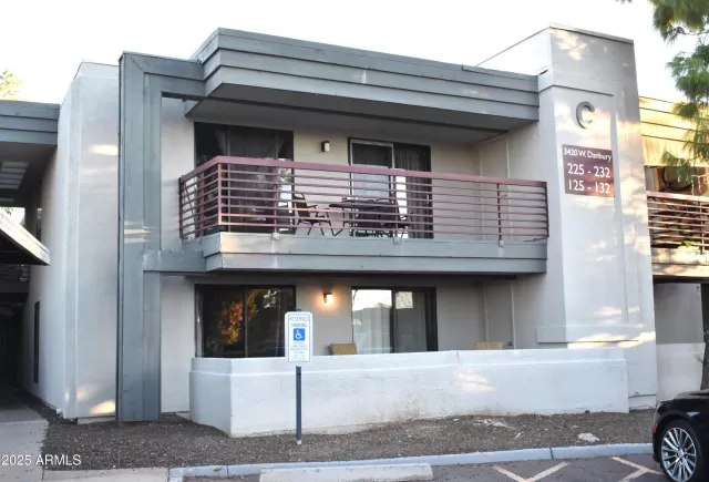 MLS: 6886713 Condo For Sale