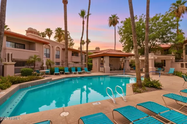 MLS: 6886838 Condo For Sale