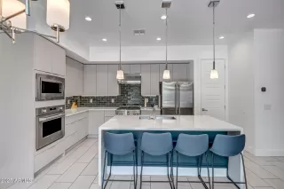 Photo #4: 6886877 Listing