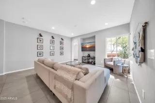 Photo #1: 6886894 Listing 