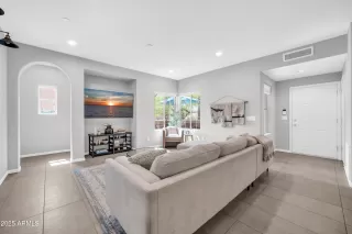 Photo #3: 6886894 Listing 