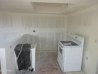 Photo #6: 6886925 Listing