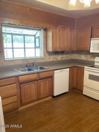 Photo #1: 6887120 Listing 