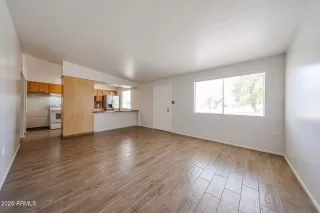 Photo #2: 6887161 Listing