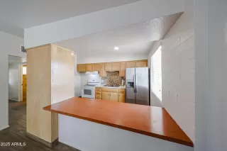 Photo #3: 6887161 Listing