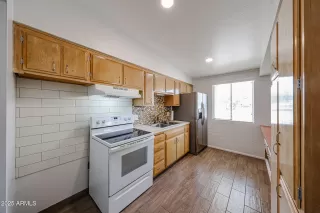 Photo #4: 6887161 Listing