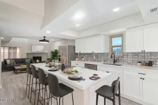 Photo #2: 6887304 Listing