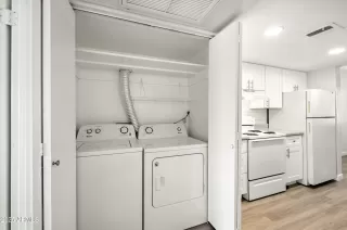 Photo #6: 6887317 Listing