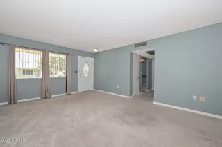 Photo #4: 6887361 Listing