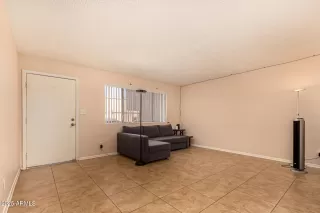 Photo #4: 6887408 Listing