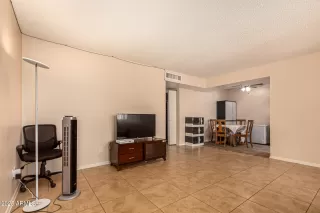 Photo #5: 6887408 Listing