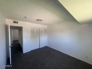 Photo #2: 6887421 Listing 