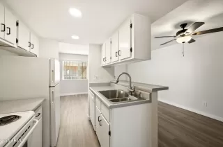 Photo #2: 6887845 Listing 