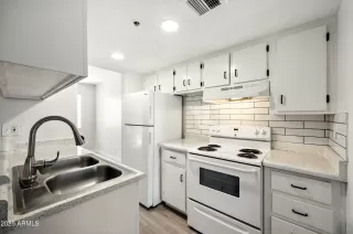 Photo #2: 6887928 Listing