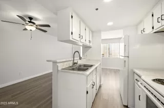 Photo #3: 6887928 Listing