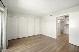 Photo #5: 6887928 Listing