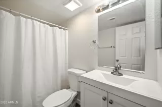 Photo #6: 6887928 Listing