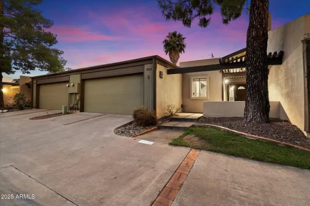 MLS: 6887938 Condo For Sale