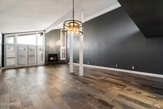 Photo #4: 6887938 Listing