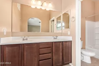 Photo #3: 6888078 Listing