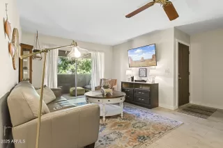 Photo #2: 6888109 Listing 