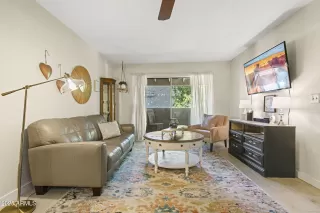 Photo #3: 6888109 Listing 