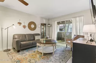 Photo #5: 6888109 Listing 