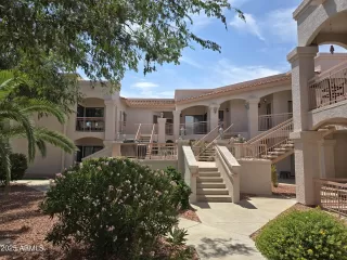 Photo #5: 6888400 Listing