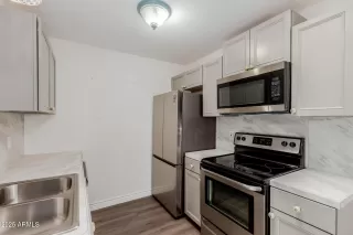 Photo #3: 6888516 Listing