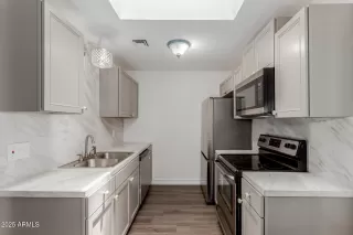 Photo #4: 6888516 Listing