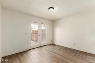 Photo #3: 6888533 Listing