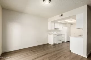 Photo #4: 6888533 Listing