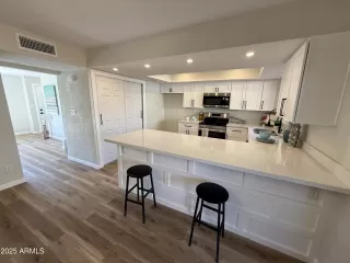 Photo #6: 6888558 Listing 