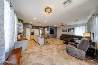 Photo #3: 6888588 Listing 