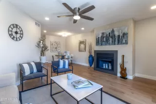 Photo #6: 6888618 Listing 