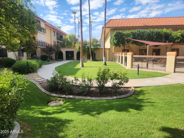 MLS: 6888733 Condo For Sale