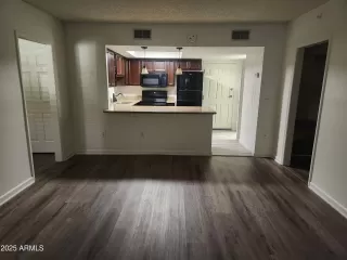 Photo #2: 6888733 Listing