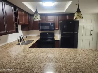 Photo #5: 6888733 Listing