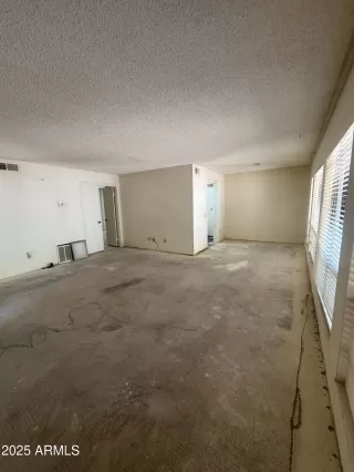 Photo #5: 6888840 Listing 