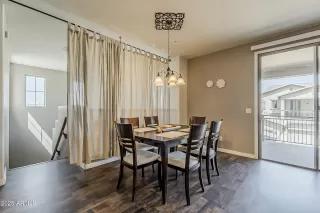 Photo #5: 6889115 Listing