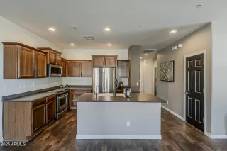 Photo #6: 6889115 Listing