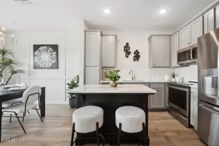 Photo #2: 6889400 Listing
