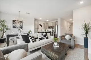 Photo #3: 6889400 Listing