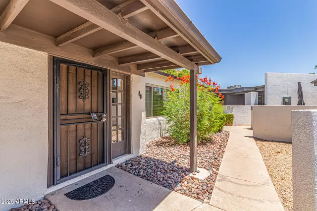 MLS: 6889554 Condo For Sale