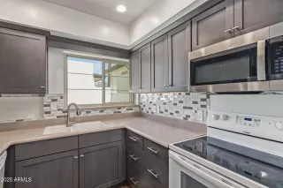 Photo #6: 6889554 Listing 