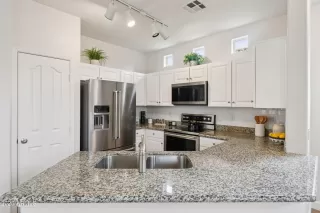 Photo #1: 6889588 Listing