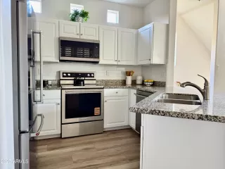 Photo #2: 6889588 Listing