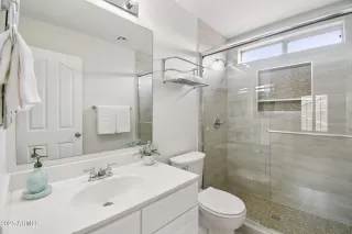 Photo #6: 6889588 Listing