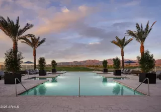Photo #4: 6889609 Listing